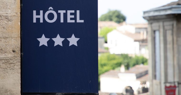 Réserver-un-hôtel-3-étoiles-à-La-Salle-les-Alpes-min