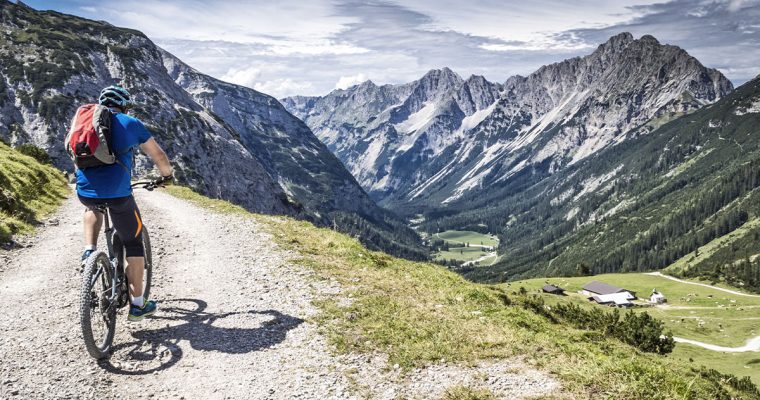 Réserver-un-séjour-à-l'hôtel-Le-Christiania-à-l'occasion-d'une-sortie-cyclisme-au-col-du-Galibier